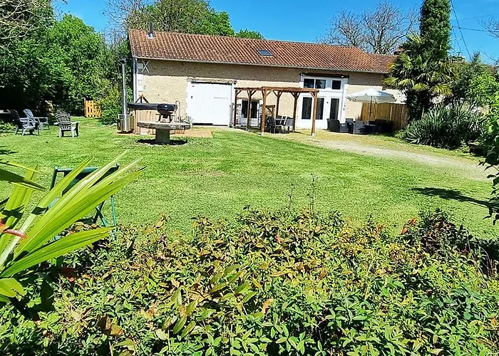 A La Campagne - La Petite Clavelie Ribérac